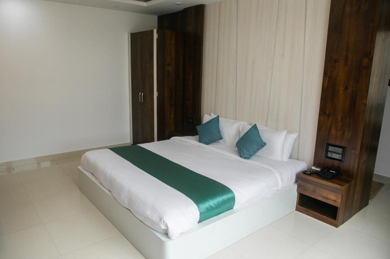 Crescent International Kohima 外观 照片
